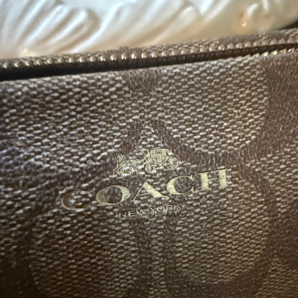 Coach - Picture 6 of 6